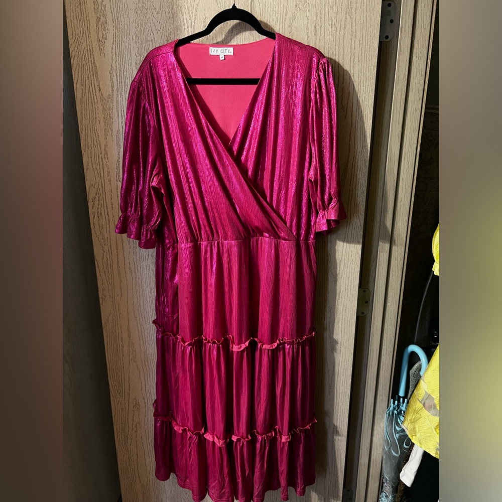 Ivy City Co. Pink Shimmer Dress Size 1x